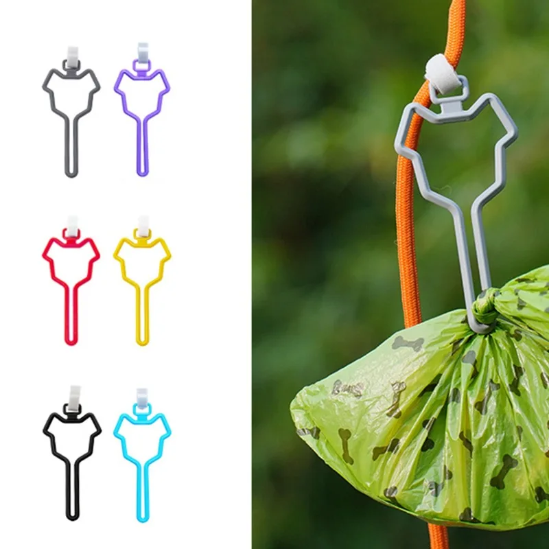 Poop Bag Dispenser - 犬のうんち袋ホルダー ペットの糞便キャリアクリップ ハンズフリー犬用リードディスペンサー 屋外散歩用子犬のうんち袋クリップ 持ち運び簡単